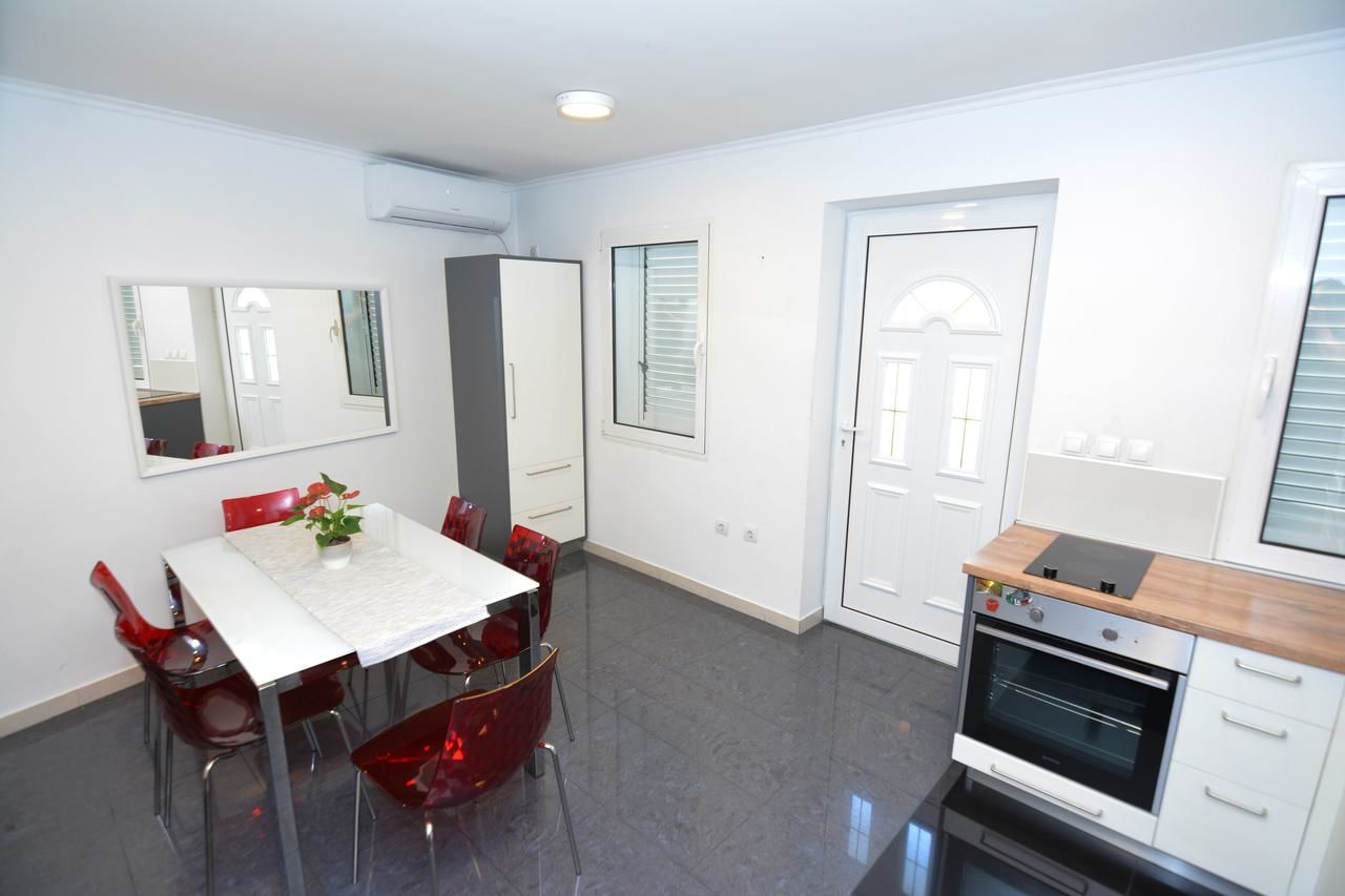 Апартаменты Tropicoco apartments Тиват-14